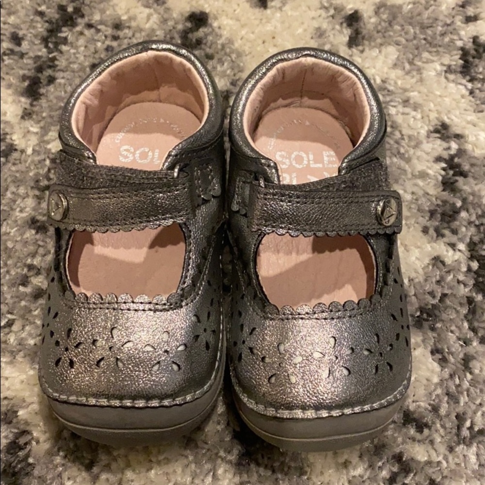 Sold Play Gabbai Mary Jane flats- Pewter (toddler)